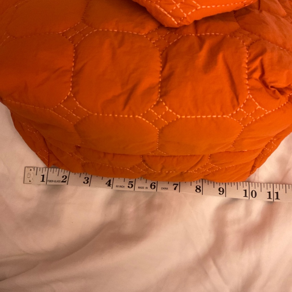 (NWT) Plain Quilted Nylon Puff Tote Bag - Picture 7 of 12